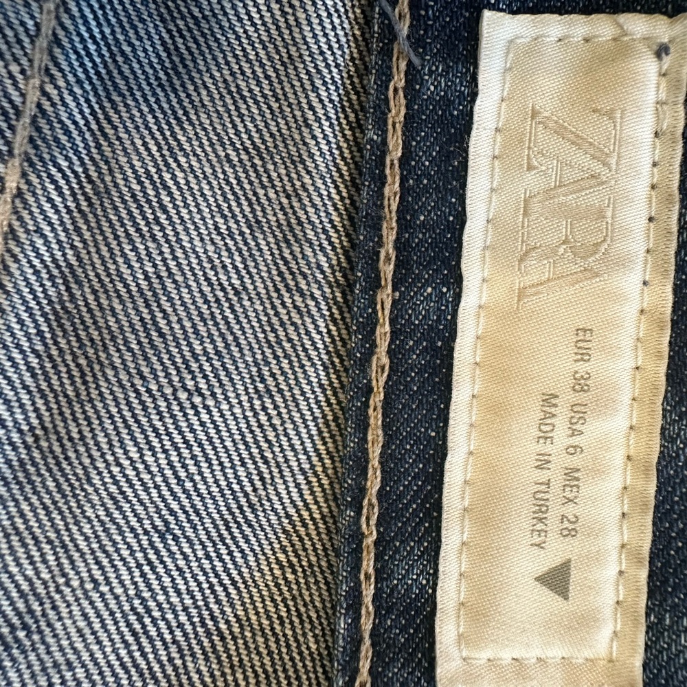 Zara High-Rise Wide-Leg Jeans in Faded Blue Denim - Picture 3 of 4